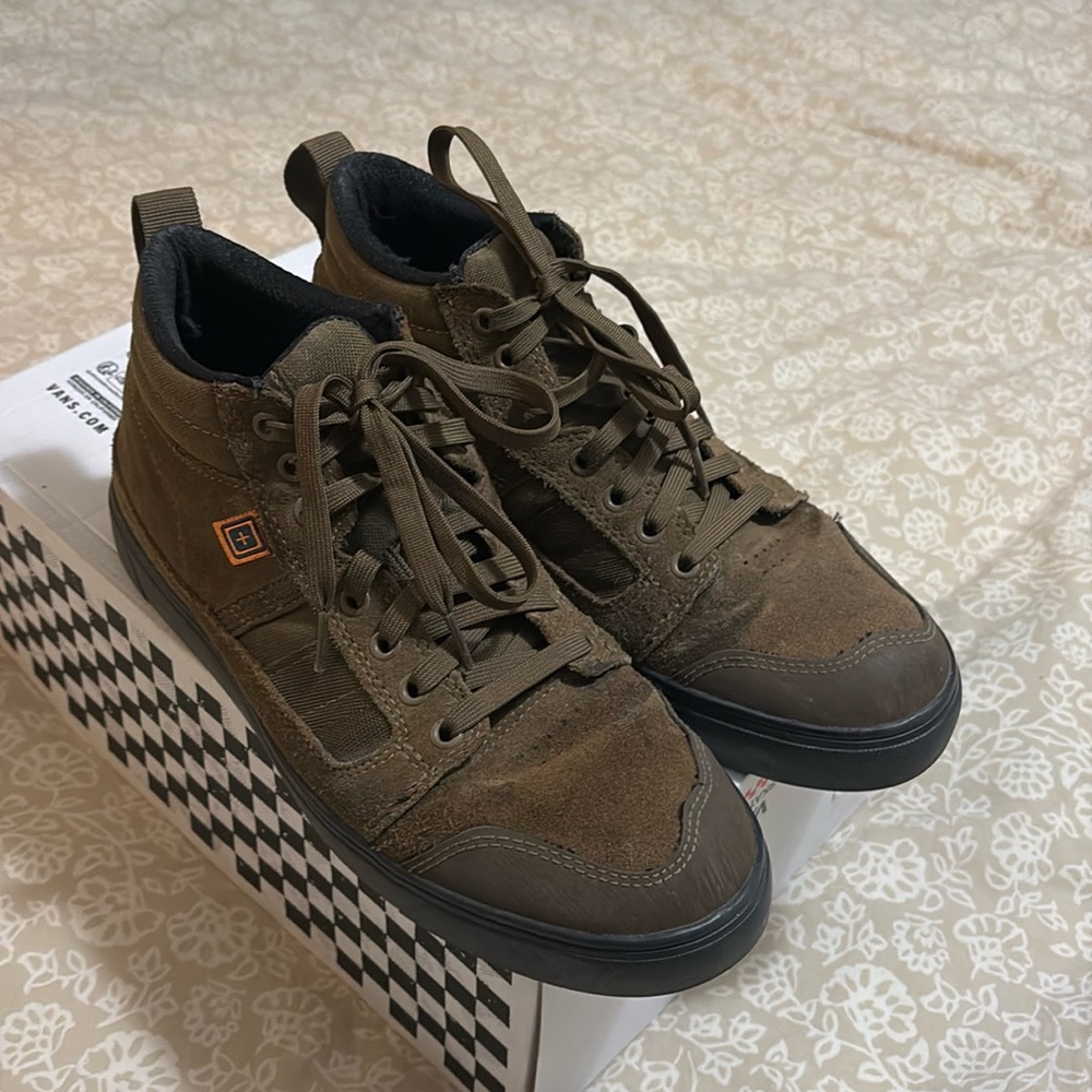 5.11 shoes size 9